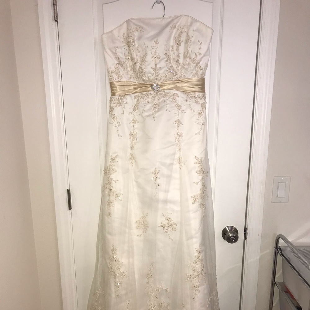 Brand New Wedding Dress